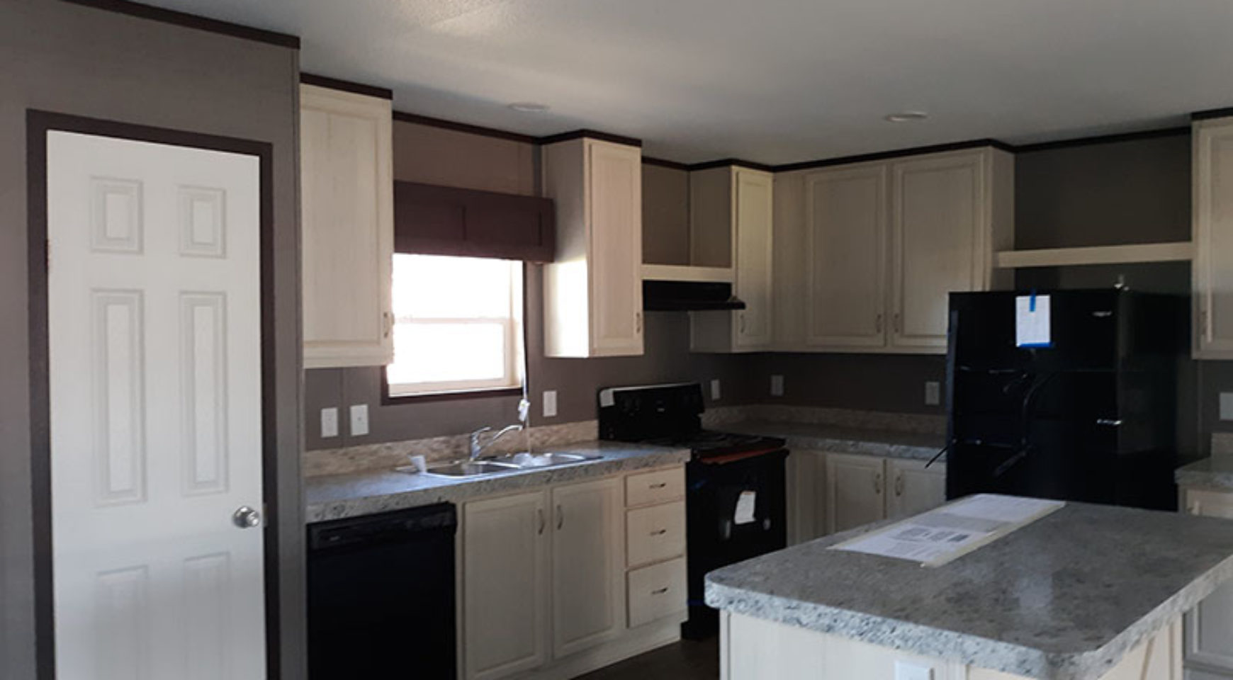 Fleetwood 32624B Academy Homes of Palestine Texas